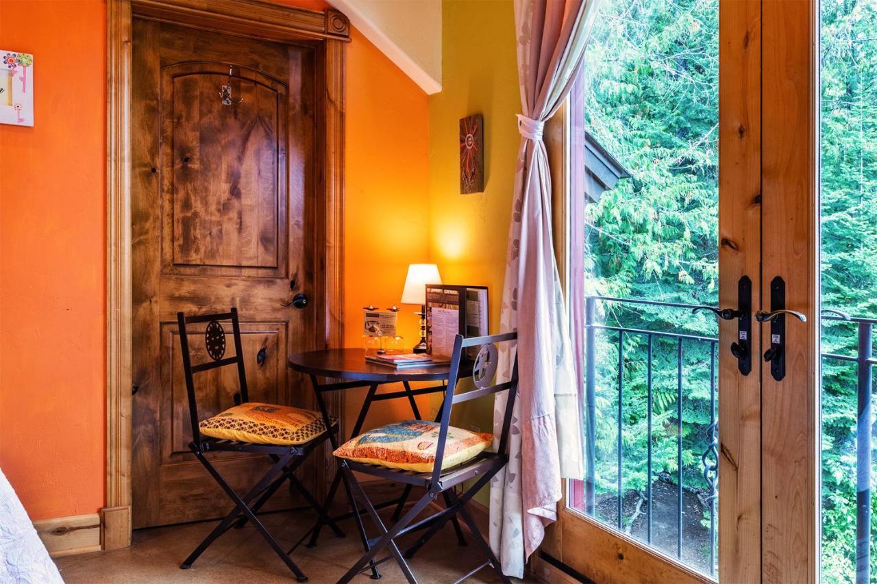 Talus Rock Retreat Lodge