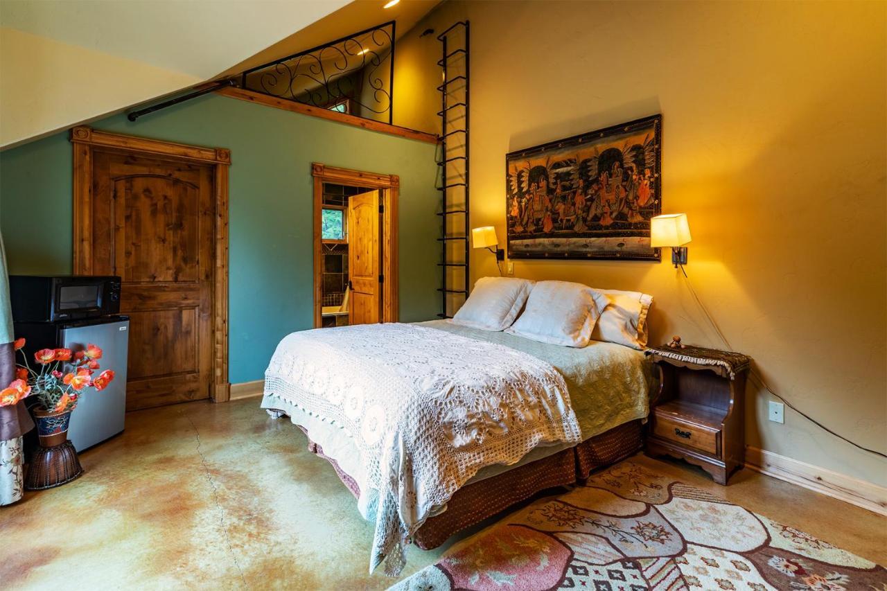 Talus Rock Retreat *